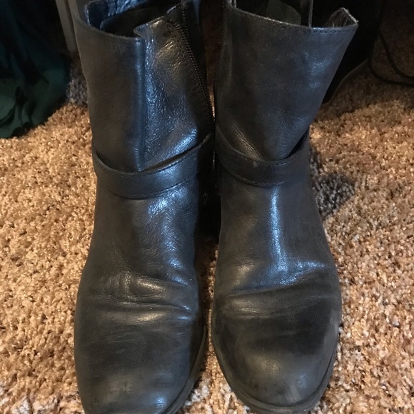 Franco Sarto flat black zip up booties - Picture 2 of 5
